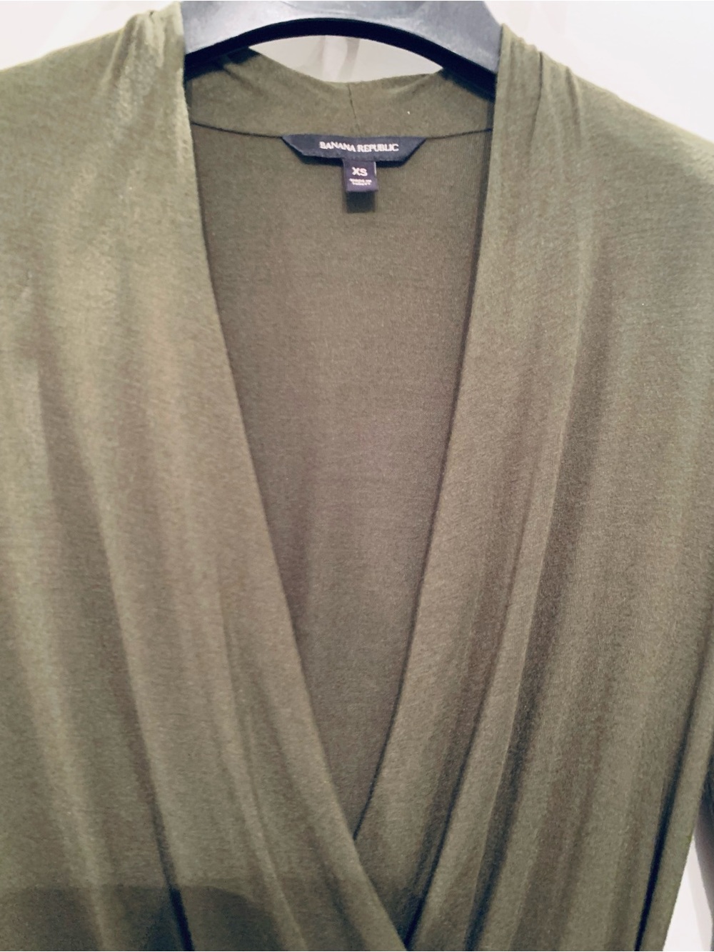 NWT BANANA REPUBLIC THREADSOFT LONG SLEEVE WRAP BLOUSE. EXCELLENT CONDITION! - Picture 8 of 8